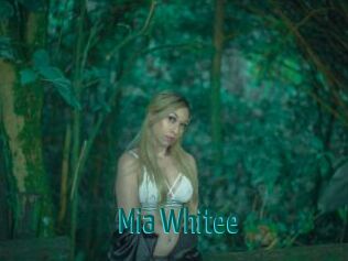 Mia_Whitee